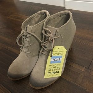 TOMS lace up heels